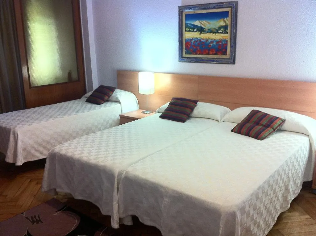 Hostal Del Carmen Santander Guest house